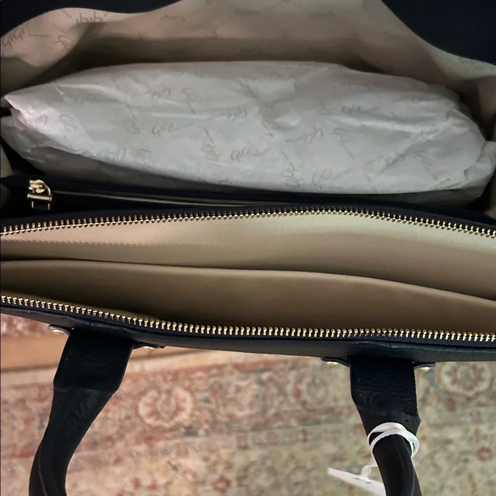 Elegant. Navy Leather Men's Bag